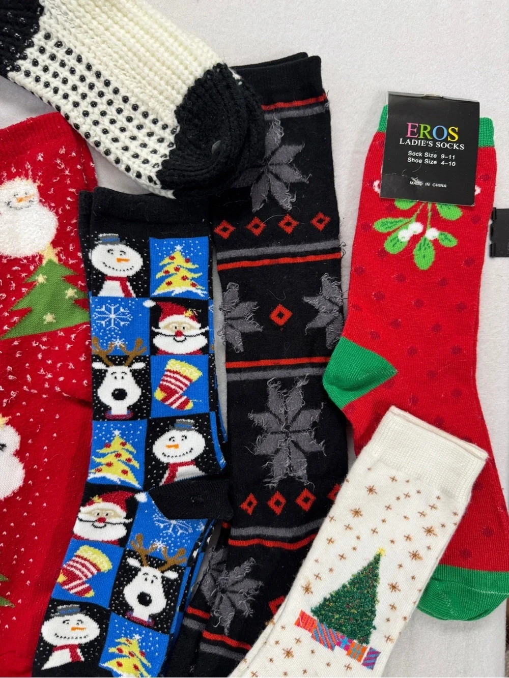 Eros Holiday Crew Socks - Red/White Christmas Tree & Snowman Designs 14 Pairs